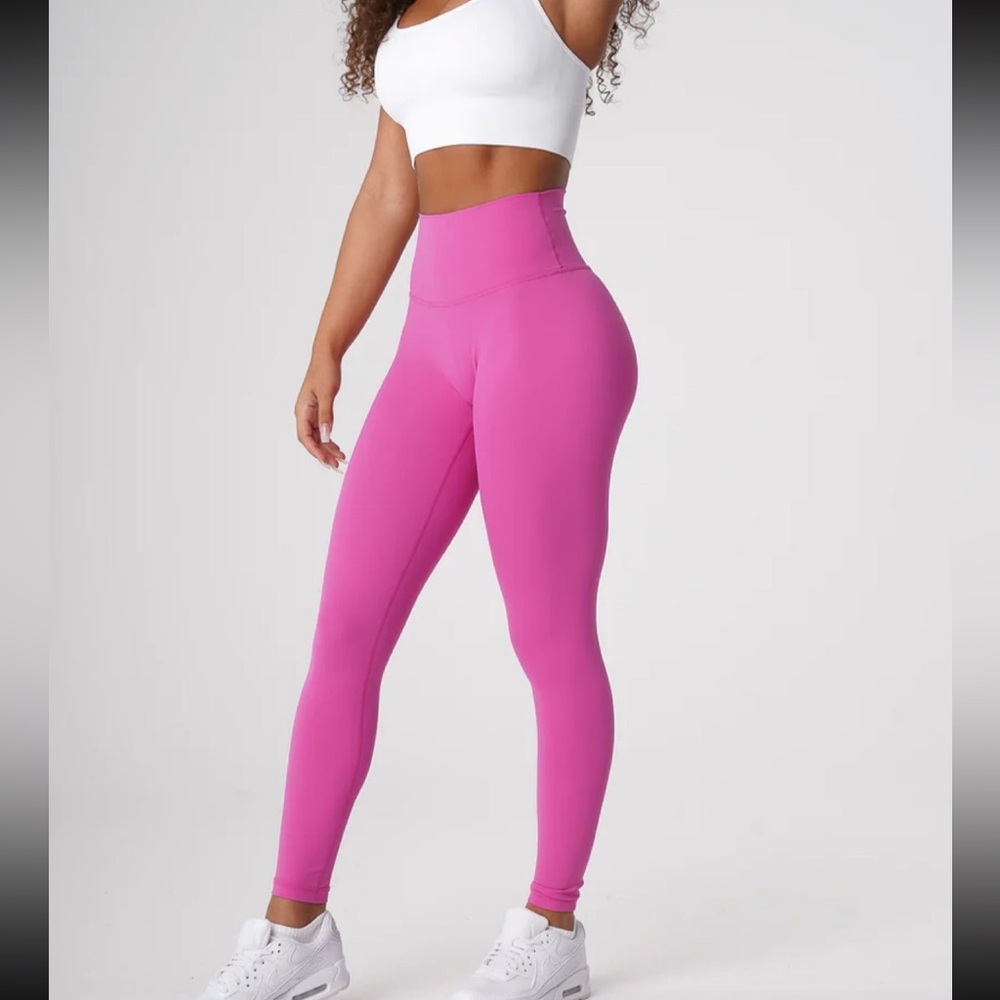 NVGTN WILD BERRY LEGGINGS